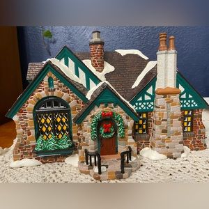 Department 56 Tudor House